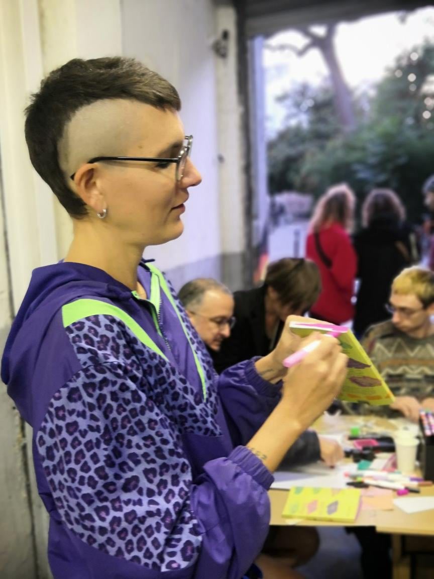 Atelier de pimpage et de customisation du livre 404 par son auteure Fanny Quémpebt